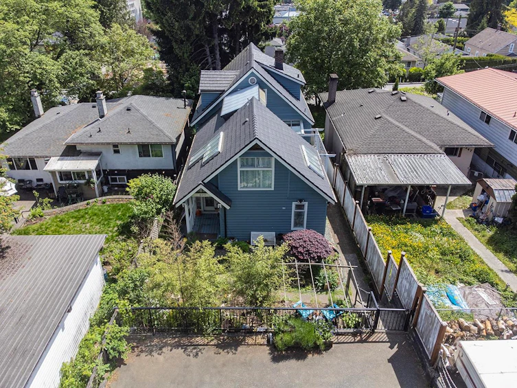 8251 10th Avenue, Burnaby, BC, V3N 2S6