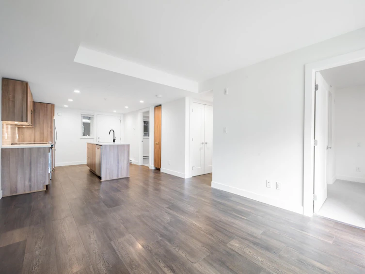 214-1365 Pemberton Avenue, Squamish, BC, V8B 1B7