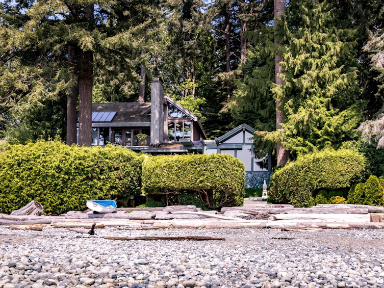 3581 Beach Avenue, Roberts Creek, BC, V0N 2W2