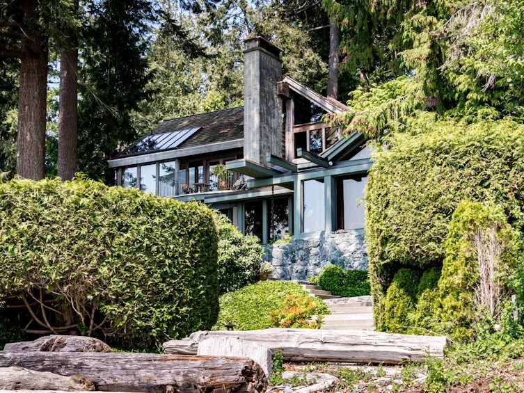 3581 Beach Avenue, Roberts Creek, BC, V0N 2W2 - 3