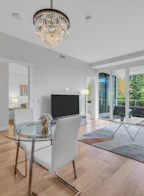 401 866 Arthur Erickson Place