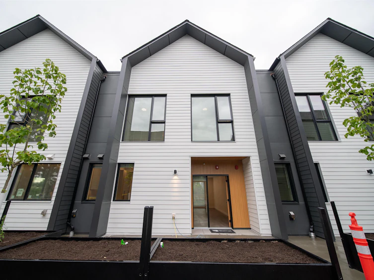 18-8699 Spires Road, Richmond, BC, V6Y 1W4