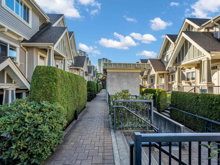 7-4288 Sardis Street, Burnaby, BC, V5H 1K4 - 2