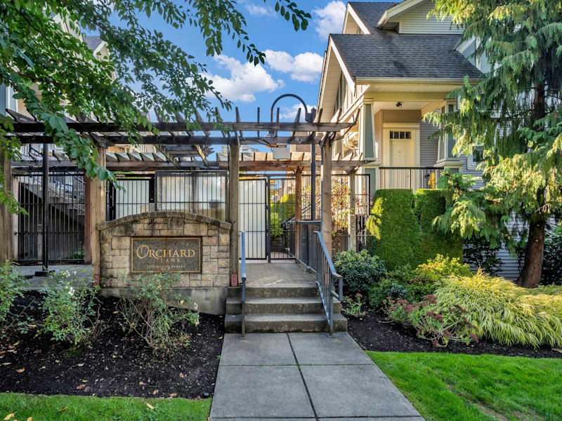 7 - 4288 Sardis Street, Burnaby BC V5H 1K4