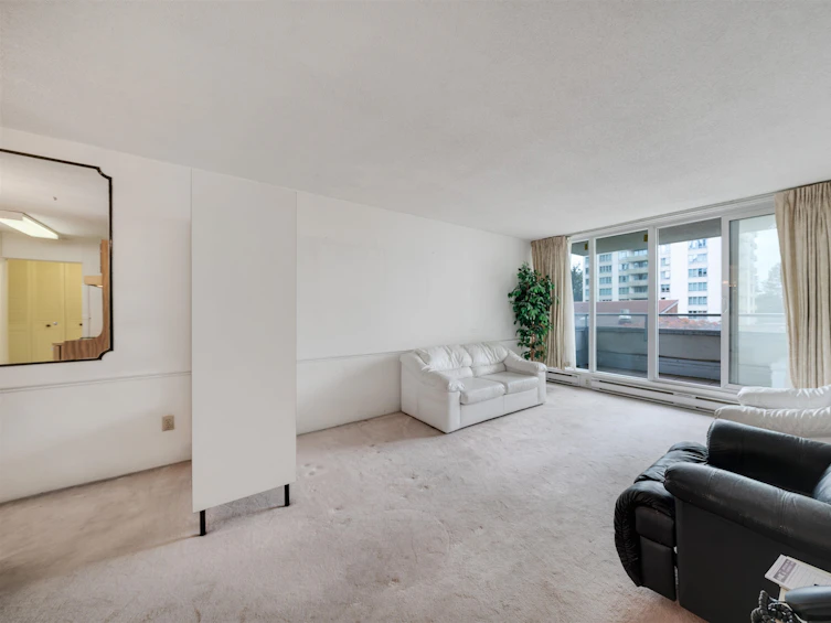 201-5645 Barker Avenue, Burnaby, BC, V5H 3Z5 - 3