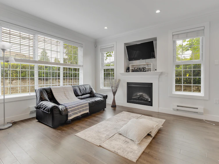 606 Alderson Avenue, Coquitlam, BC, V3K 1T3 - 4