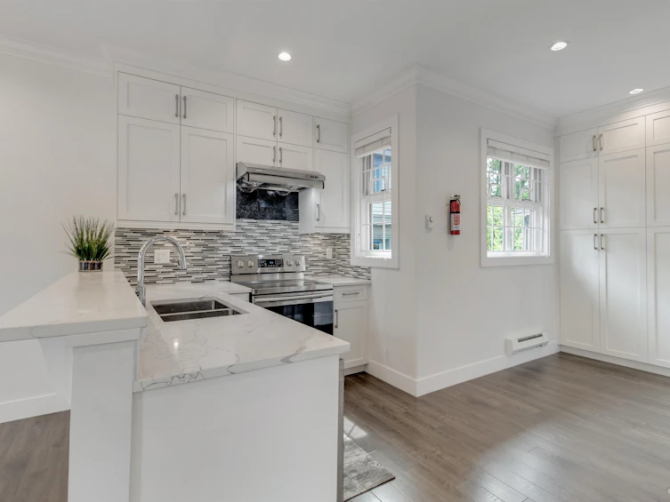 606 Alderson Avenue, Coquitlam, BC, V3K 1T3 - 10