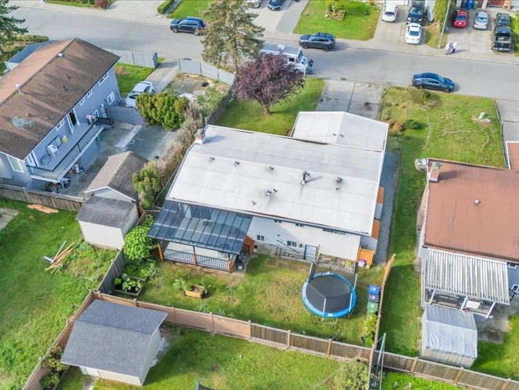 3310 Saturna Crescent, Abbotsford, BC, V2T 4S3 - 2