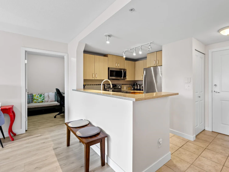 303-5700 Andrews Road, Richmond, BC, V7E 6N7 - 10
