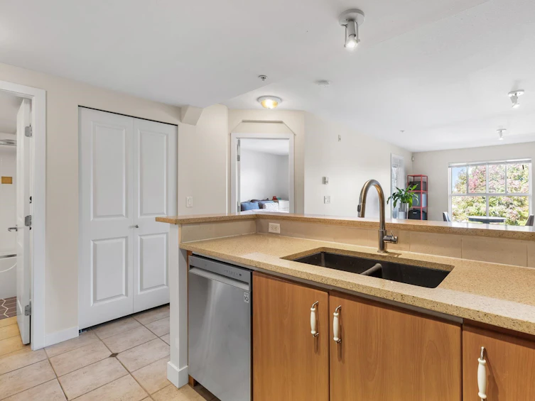 303-5700 Andrews Road, Richmond, BC, V7E 6N7 - 13