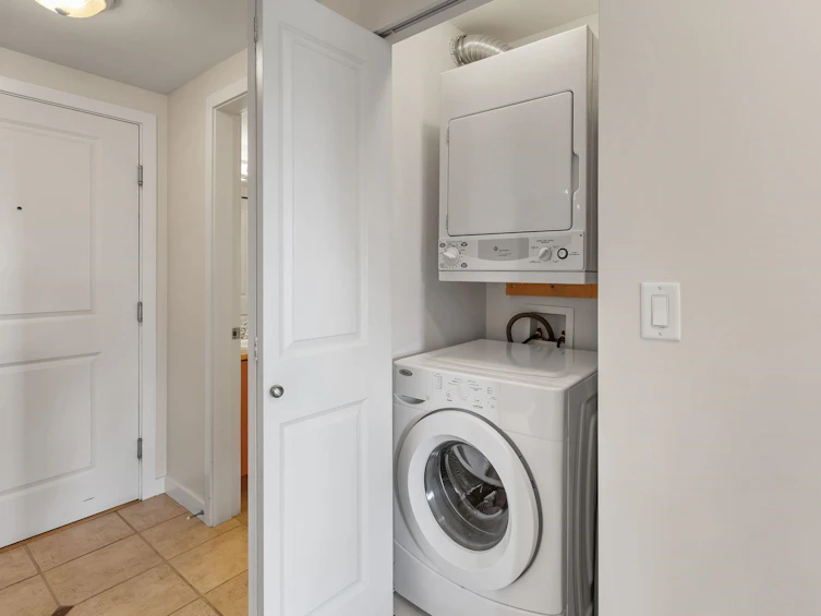 303-5700 Andrews Road, Richmond, BC, V7E 6N7 - 19