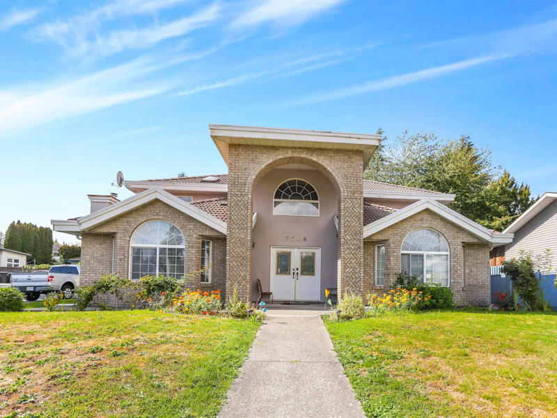 7749 140th Street, Surrey BC V3W 5K1