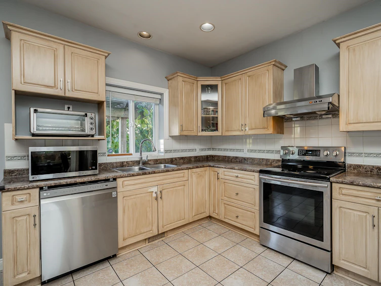 8538 168 Street, Surrey, BC, V4N 5A3 - 8