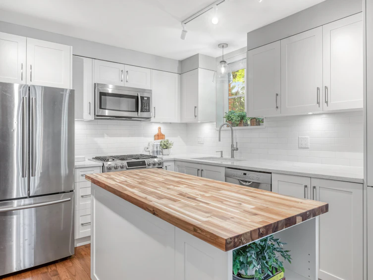 2778 Alma Street, Vancouver, BC, V6R 3S4 - 4
