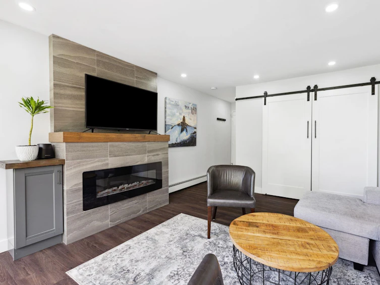 403-650 16th Street, West Vancouver, BC, V7V 3R9 - 2