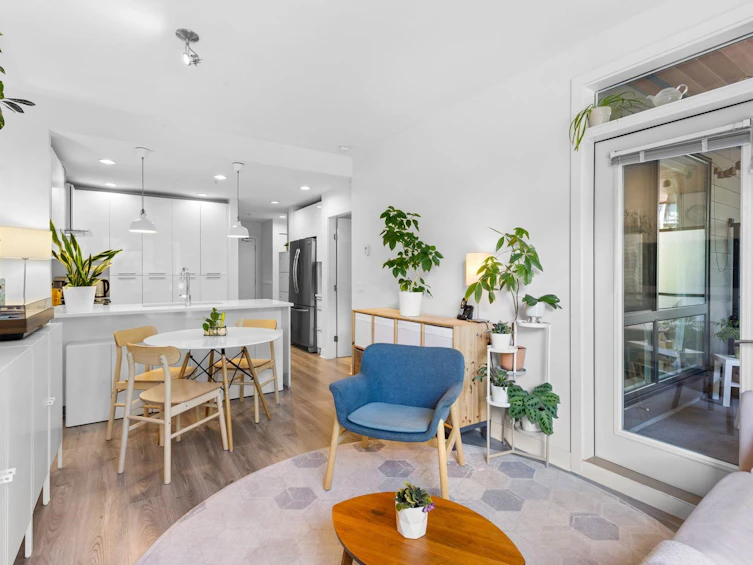 212-733 W 3rd Street, North Vancouver, BC, V7M 0C8 - 3