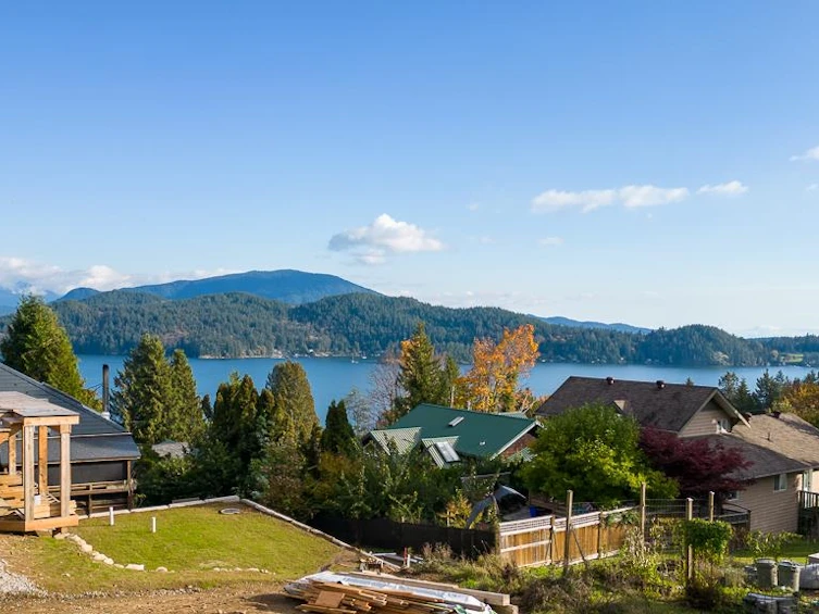 531 Central Avenue, Gibsons, BC, V0N 1V1 - 2