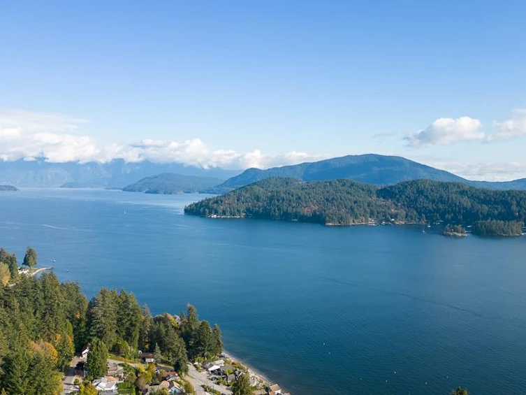 531 Central Avenue, Gibsons, BC, V0N 1V1 - 9