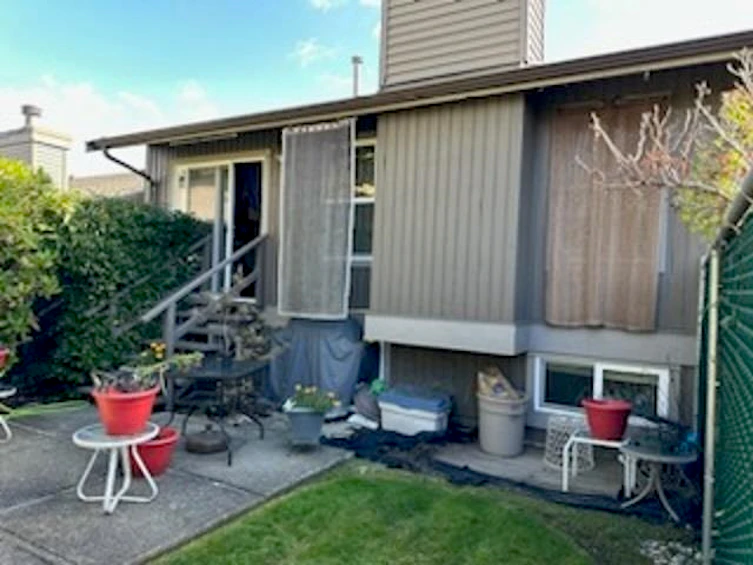 2-32925 George Ferguson, Abbotsford, BC, V2S 6Z9 - 3