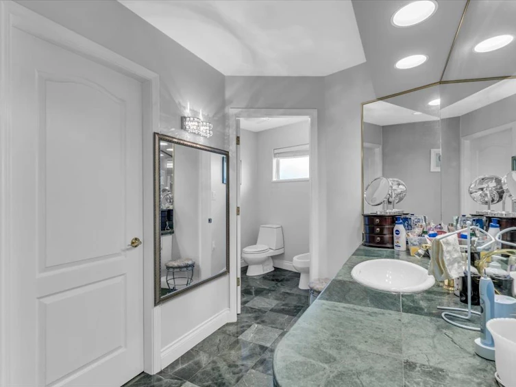 1496 Johnson Street, Coquitlam, BC, V3E 2T1 - 9