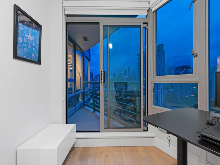 2101-1033 Marinaside Crescent, Vancouver, BC, V6Z 3A3 - 12