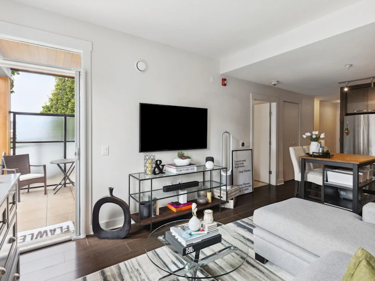216-733 W 14th Street, North Vancouver, BC, V7M 0C6 - 19