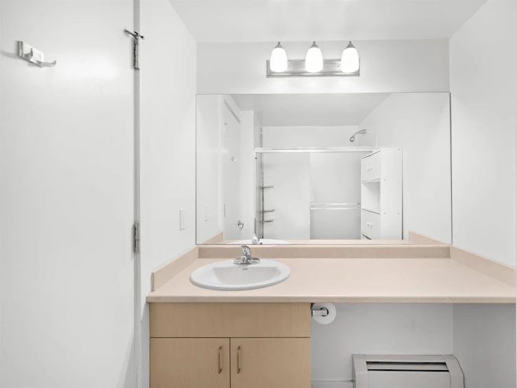 302-1033 St. Georges Avenue, North Vancouver, BC, V7L 3H5 - 18