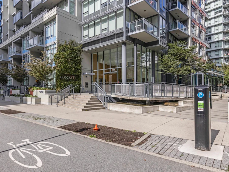 1801-111 E 1st Avenue, Vancouver, BC, V6A 0E9 - 2