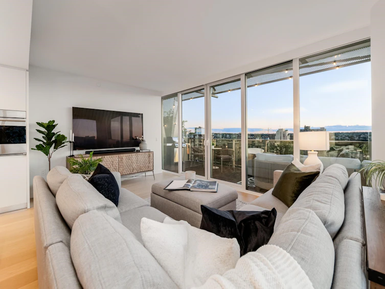 1302-1180 Broughton Street, Vancouver, BC, V6G 2B1 - 2