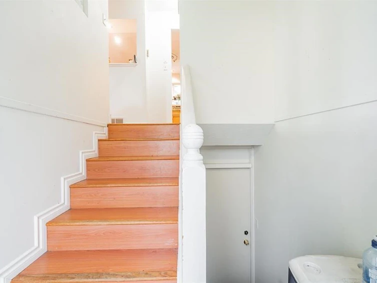 14335 Gladstone Drive, Surrey, BC, V3R 6W6 - 6
