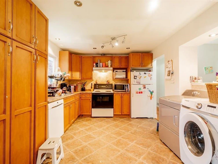 14335 Gladstone Drive, Surrey, BC, V3R 6W6 - 17