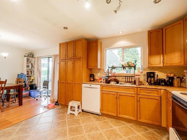 14335 Gladstone Drive, Surrey, BC, V3R 6W6 - 24