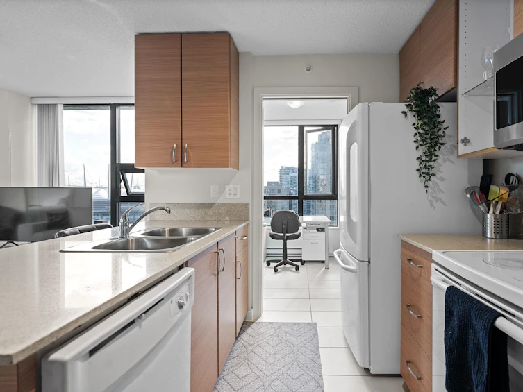 1905-977 Mainland Street, Vancouver, BC, V6B 1T2 - 11