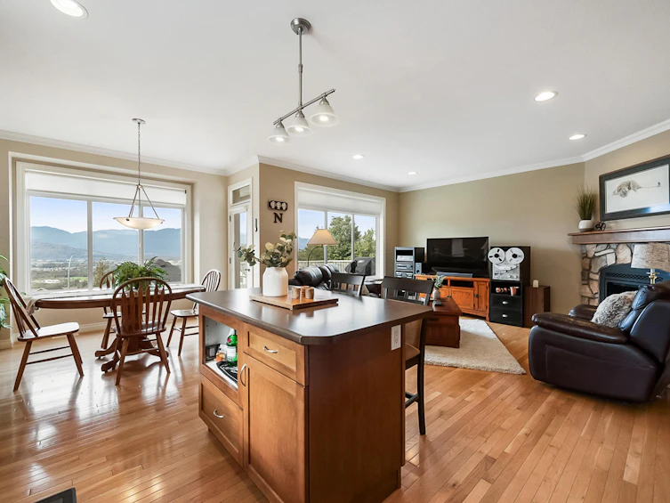 5695 Kestrel Drive, Chilliwack, BC, V2R 0E7 - 10