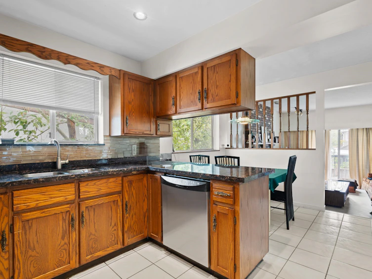 4221 Barker Avenue, Burnaby, BC, V5G 3C3 - 5