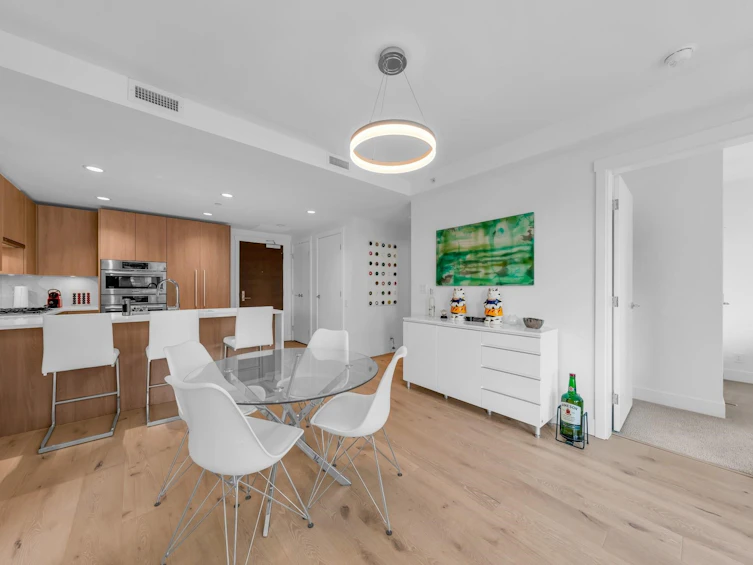 302-2707 Library Lane, North Vancouver, BC, V7J 0C6 - 2