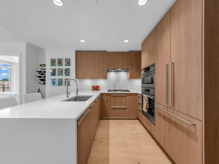 302-2707 Library Lane, North Vancouver, BC, V7J 0C6 - 3