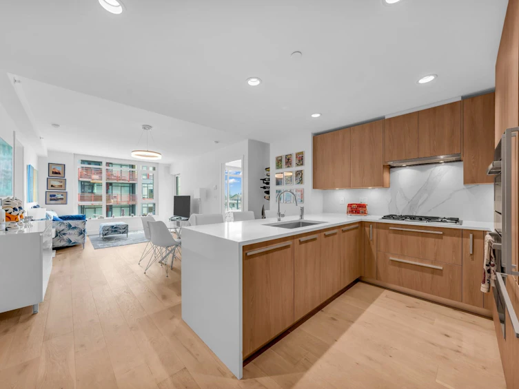 302-2707 Library Lane, North Vancouver, BC, V7J 0C6 - 4