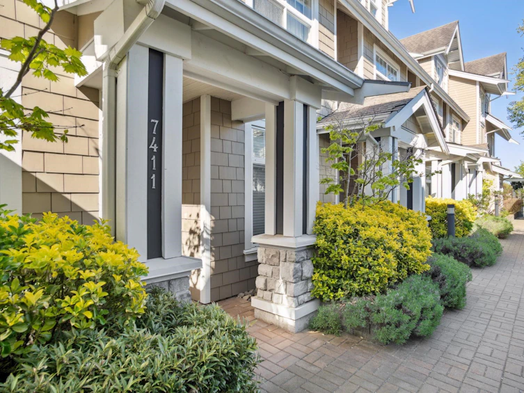 7411 Columbia Street, Vancouver, BC, V5X 4X4 - 4