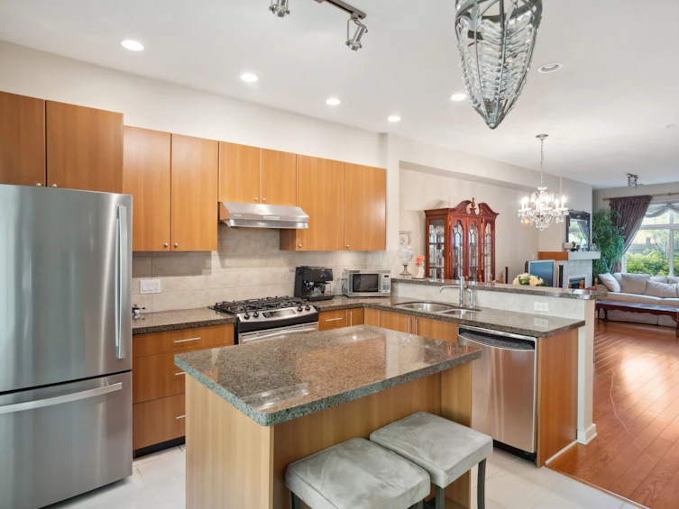 7411 Columbia Street, Vancouver, BC, V5X 4X4 - 11
