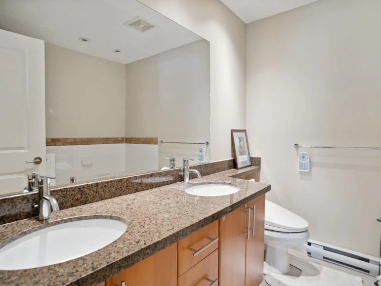 7411 Columbia Street, Vancouver, BC, V5X 4X4 - 20