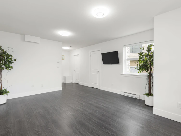 211-9987 East Barnston, Surrey, BC, V4N 6N3 - 11