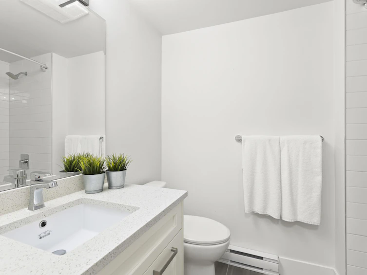 211-9987 East Barnston, Surrey, BC, V4N 6N3 - 12