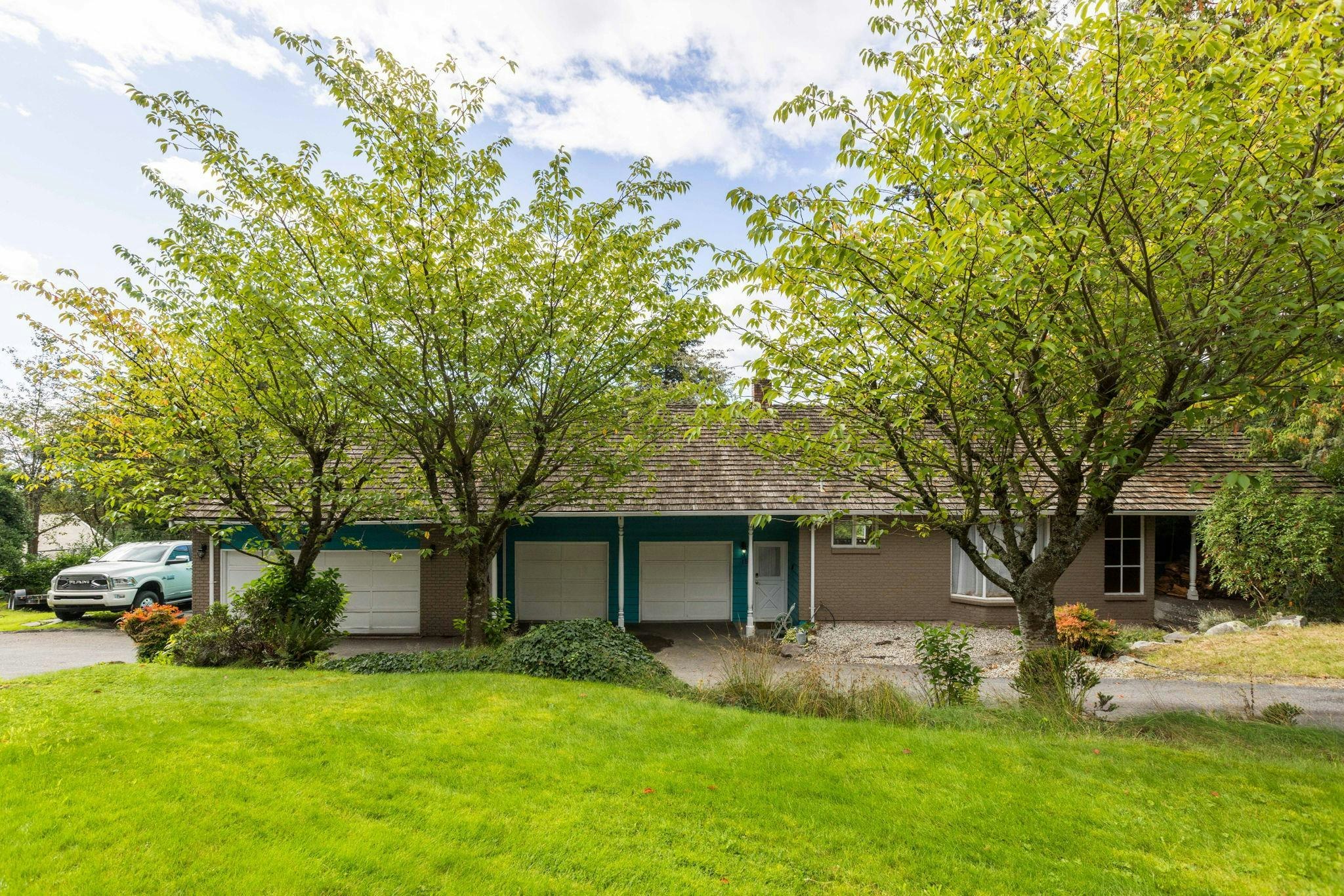 15 Lions Bay Avenue, West Vancouver, BC, V0N 2E0