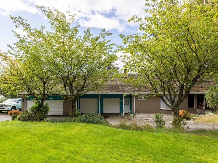 15 Lions Bay Avenue, West Vancouver, BC, V0N 2E0