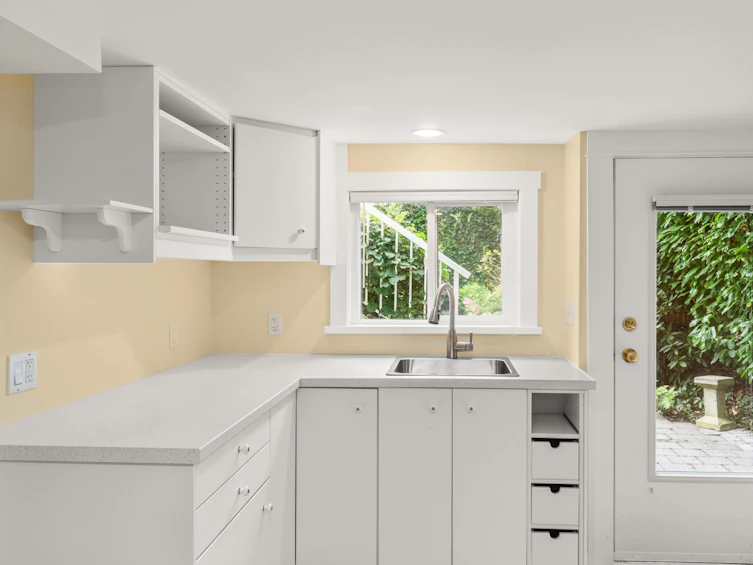 835 East 31st Avenue, Vancouver, BC, V5V 2X2 - 28