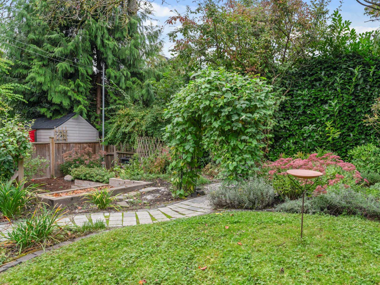 835 East 31st Avenue, Vancouver, BC, V5V 2X2 - 32