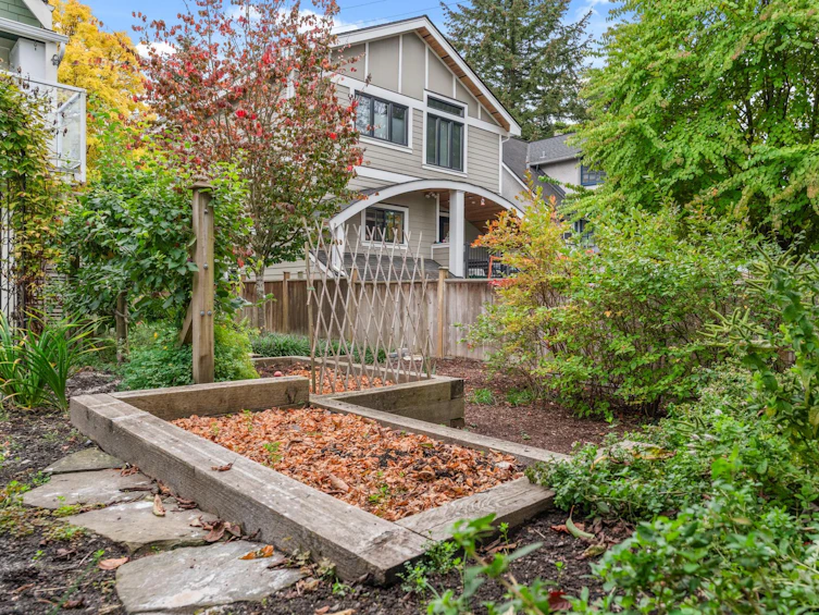 835 East 31st Avenue, Vancouver, BC, V5V 2X2 - 34