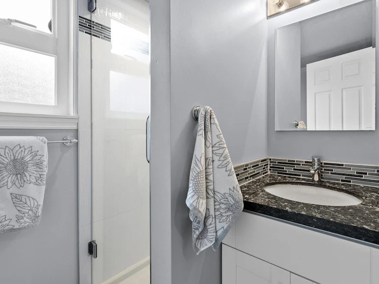 14220 18 Avenue, Surrey, BC, V4A 7C1 - 18