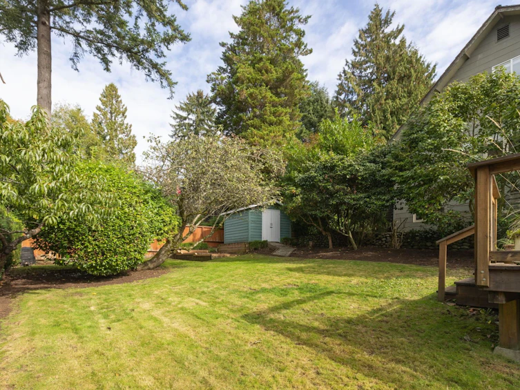 4652 Strathcona Road, North Vancouver, BC, V7G 1G3 - 17